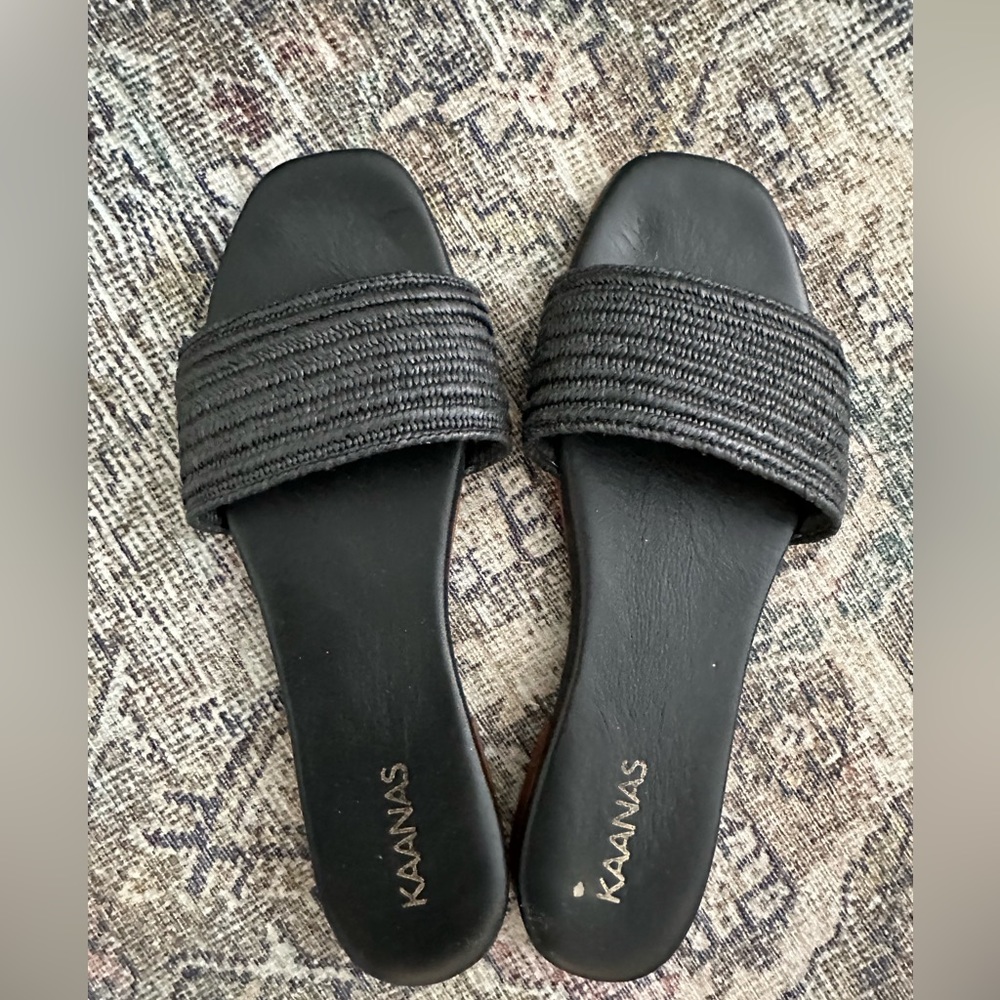 Kaanas slides size 9